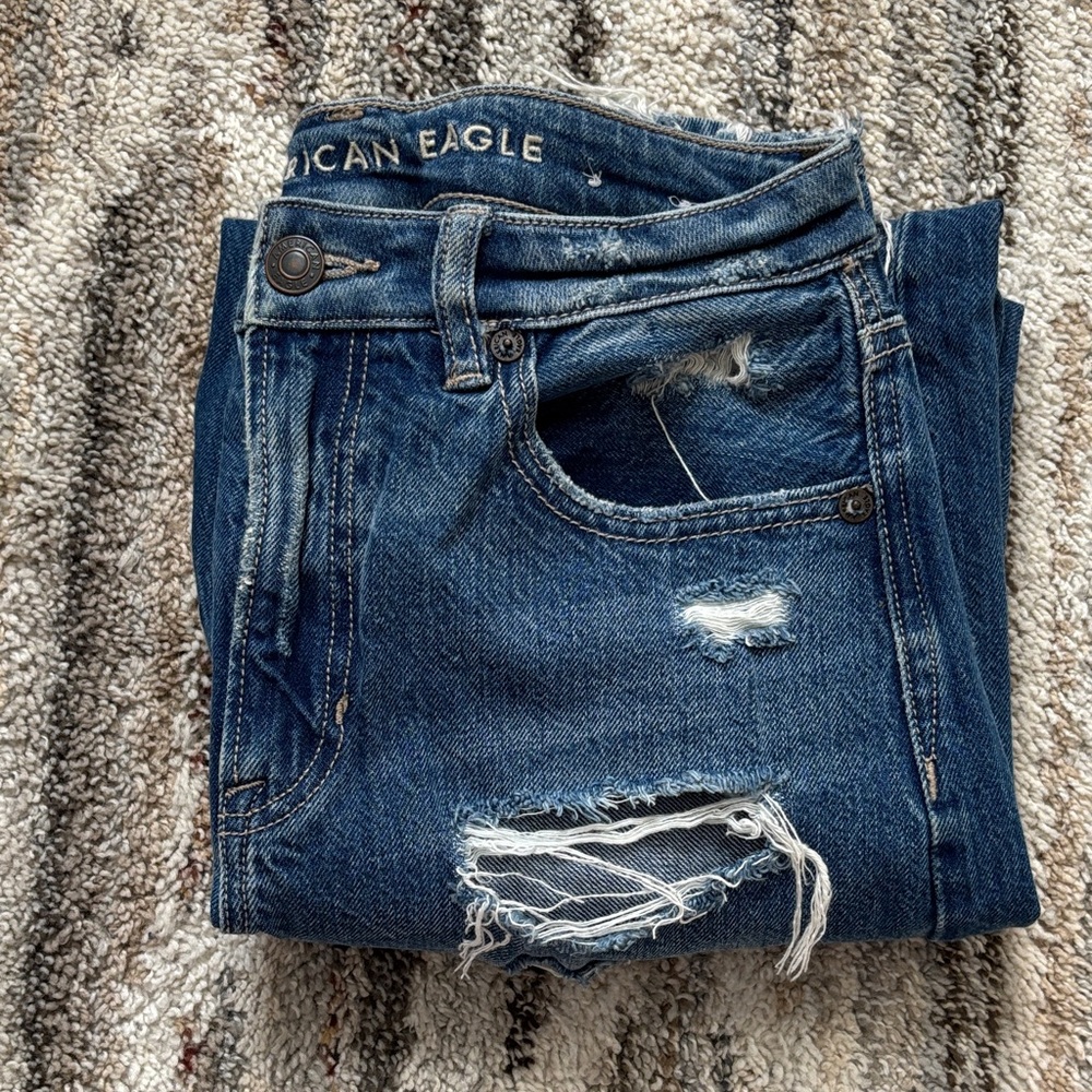 American Eagle Distressed Blue Jeans
